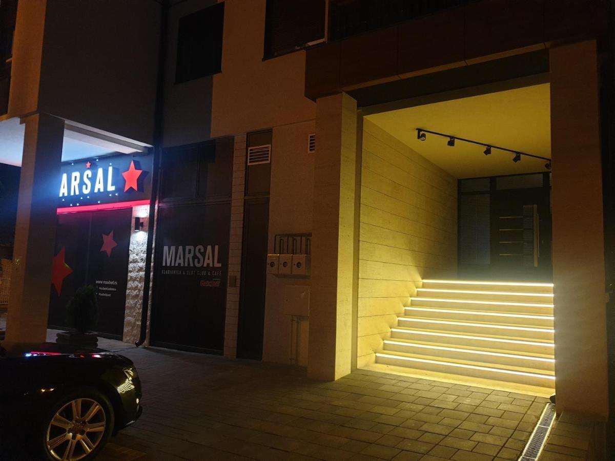 Lux Apartman 33 Kragujevac Exterior photo