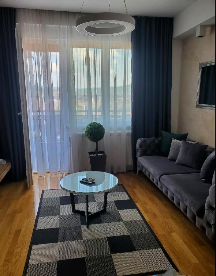 Lux Apartman 33 Kragujevac Exterior photo